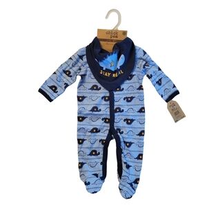 NWT CHICKPEAS TWO-PIECE SLEEPER SET WITH BIB
